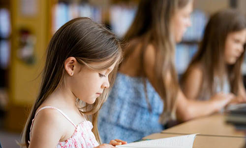 学美语好还是英语好_学英语头家的方法_**园学双语好还是纯英语好