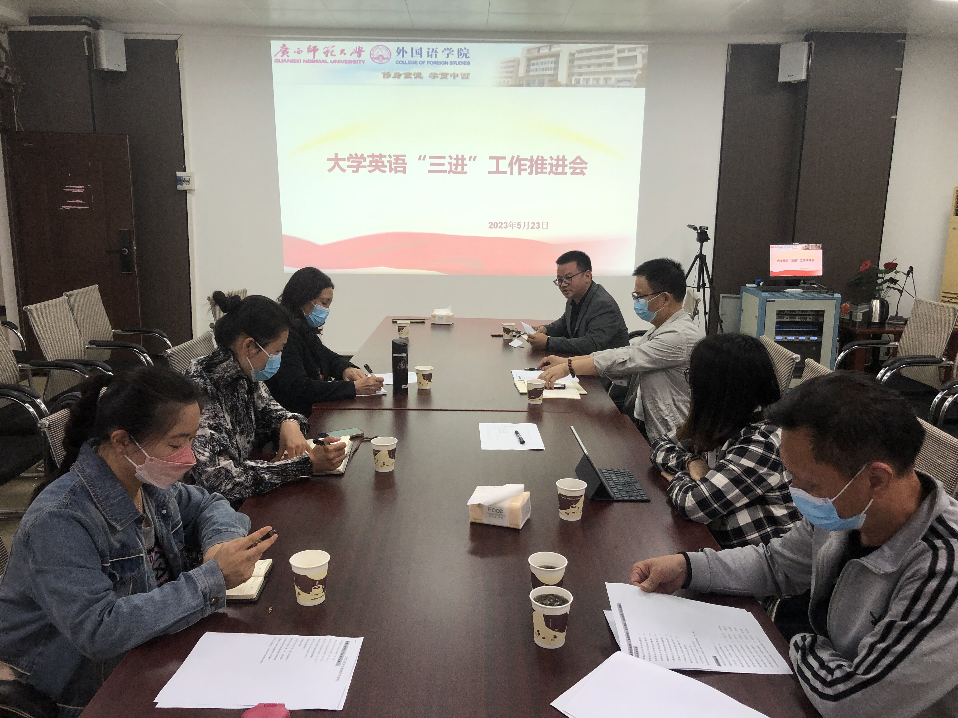 英语俚语介绍英语ppt_介绍英语角的英语作文_介绍英语