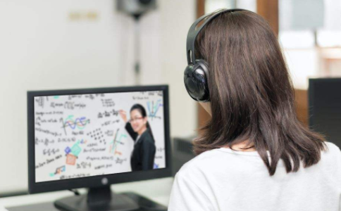 在线一对一辅导和在线班课辅导应该如何进行选