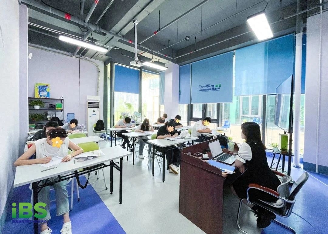 一个人自学英语要多久_iBS剑桥英语夏令营_青少年英语能力培养