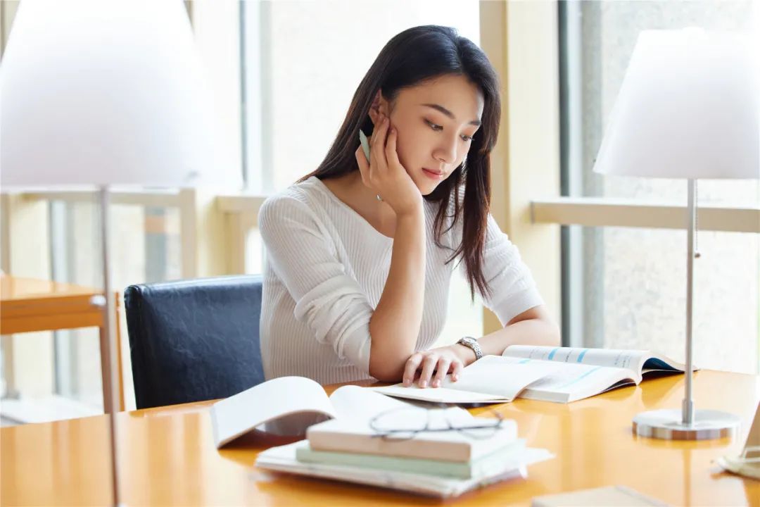 自考英语二培训班一次性过_自学考试免考条件_福建自考转考政策