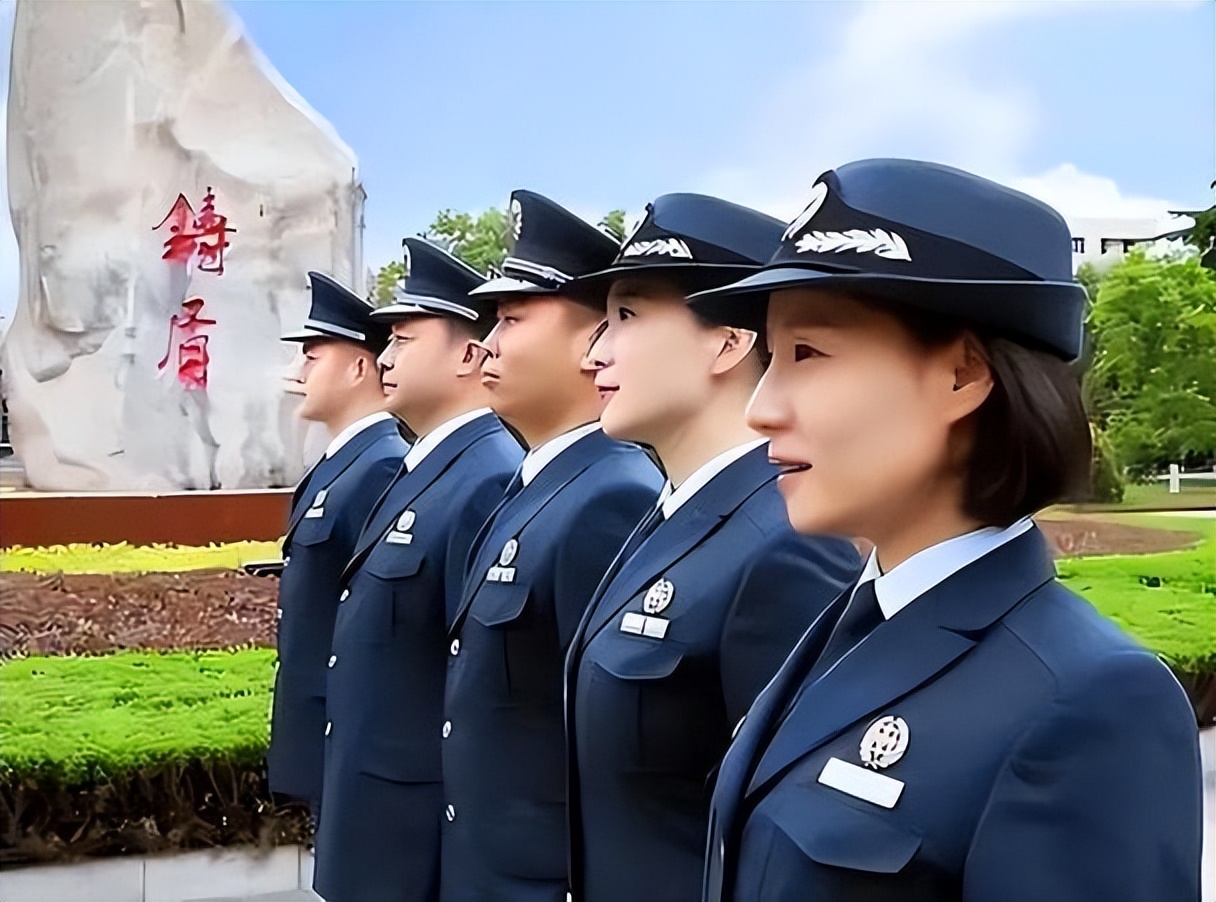 军队文职报考条件分析_军队文职人员考试待遇_北京轻松学教育文职怎么样