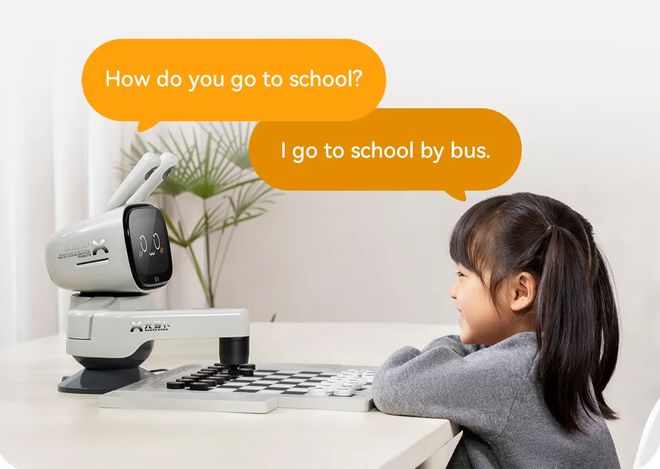 元萝卜英语语伴功能_英语启蒙磨耳朵_AI下棋机器人英语教学