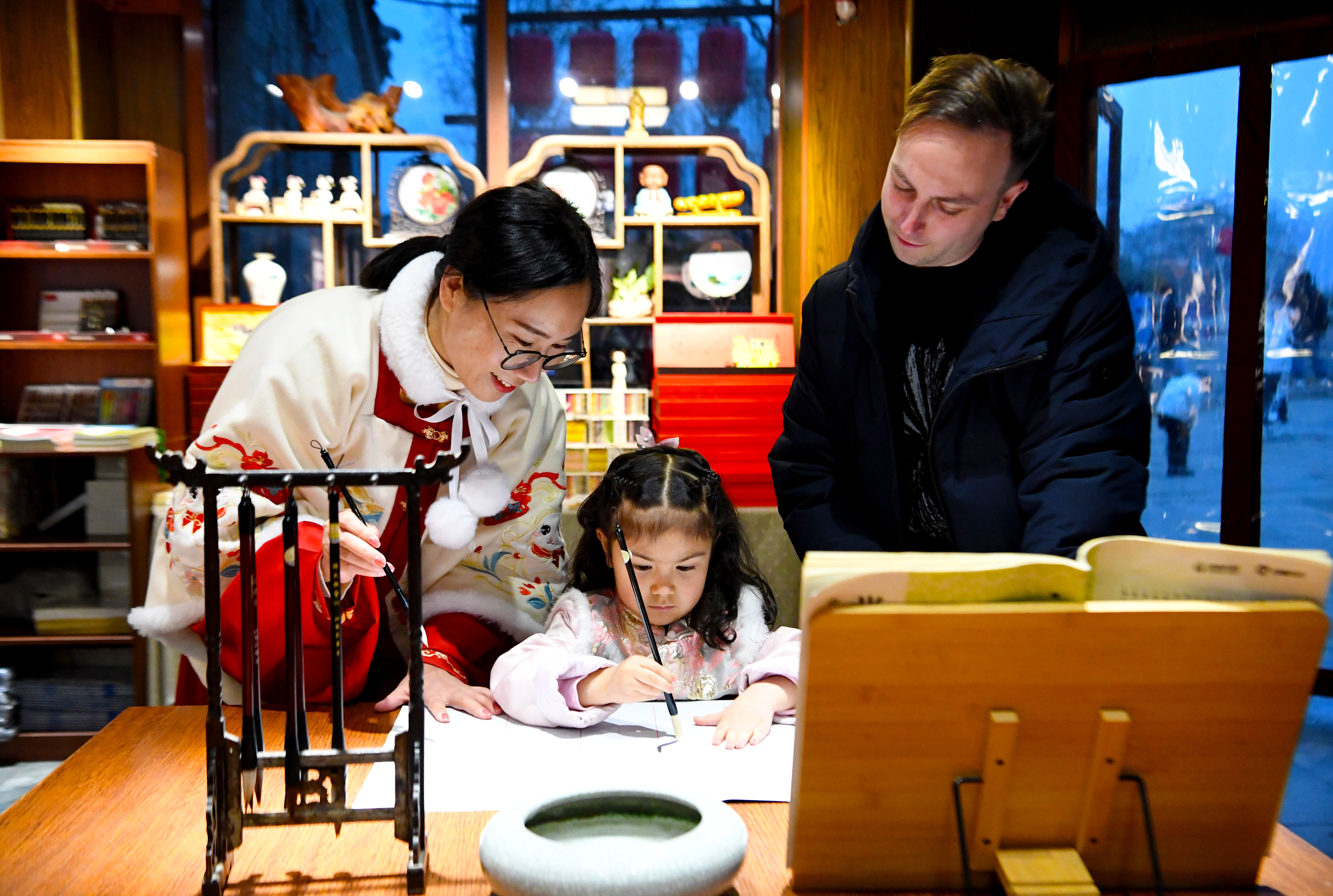 外教在英国谢菲尔德洛阳生活_洛阳外教与河南姑娘的爱情故事_洛阳外教美国人