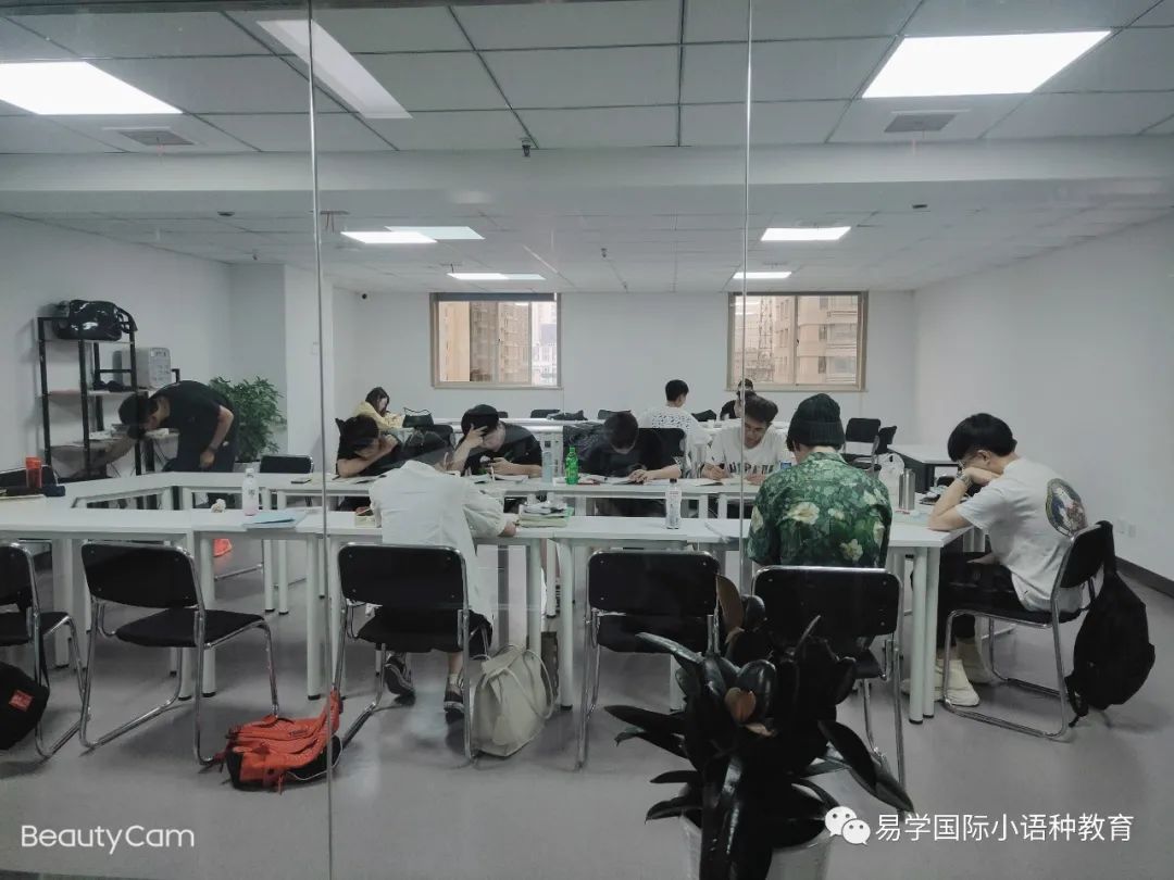 西安高考日语培训_易学国际教育日语培训_陕西外教一对一价格