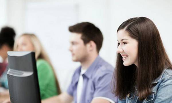 外国留学生一对一外教_阿卡索英语老师教的怎么样_外国留学生外教优势